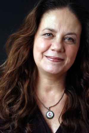 Cover image for Ayşe Selen