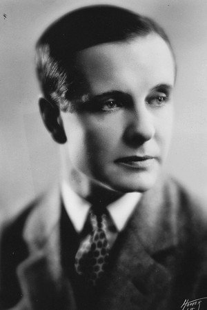 Cover image for Creighton Hale