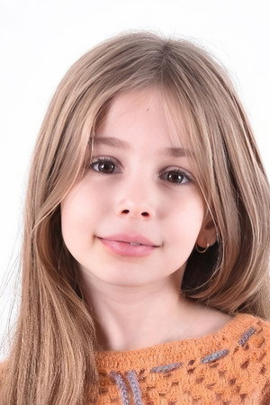 Cover image for Azra Aksu