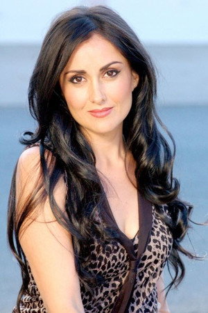 Cover image for Leslie Garza