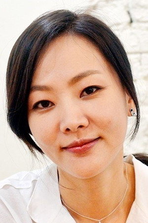 Cover image for 윤지혜