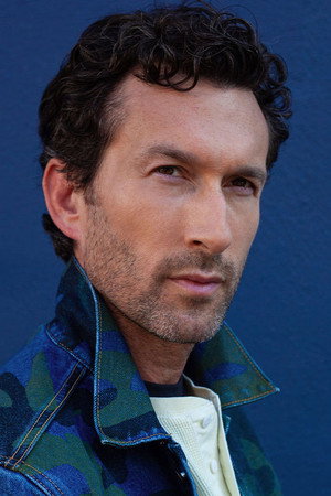 Cover image for Aaron Lazar
