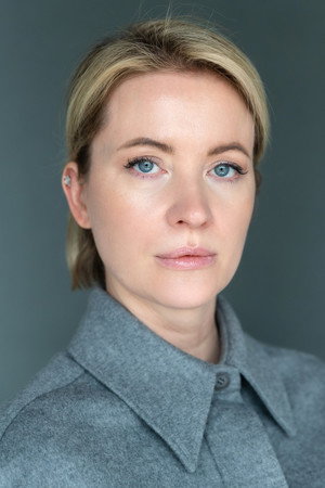 Cover image for Евгения Соляных
