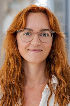 Cover image for Emma Poppe