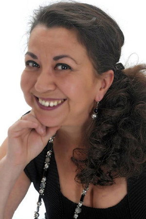 Cover image for Lilay Huser
