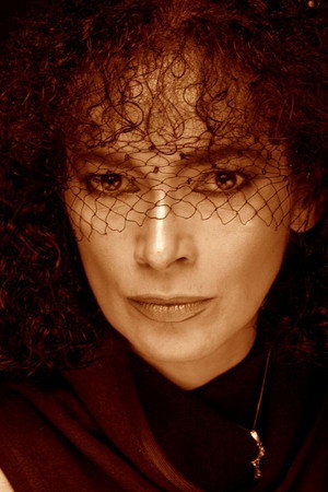 Cover image for Roxana Guttman