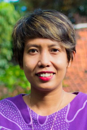 Cover image for Yulia Evina Bhara
