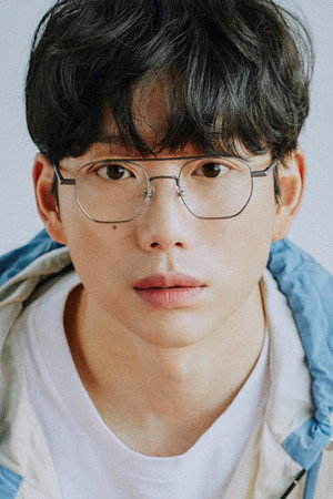 Cover image for 권정열