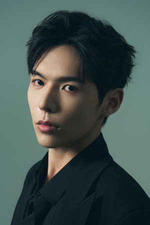 Cover image for Leslie Li