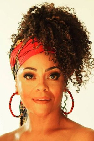 Cover image for Tinashe Kajese
