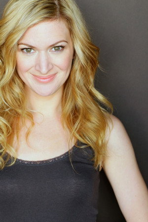 Cover image for Kelly Hutchinson