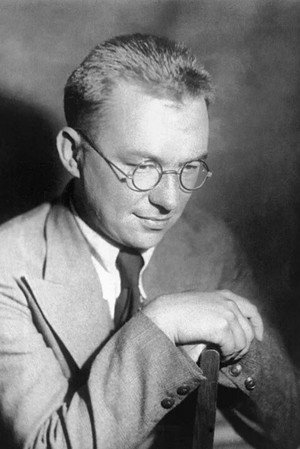 Cover image for Viktor Gusev