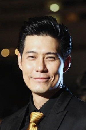 Cover image for ภูริต พลอยมีค่า