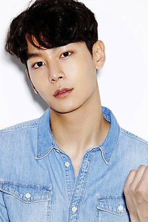 Cover image for 이철우