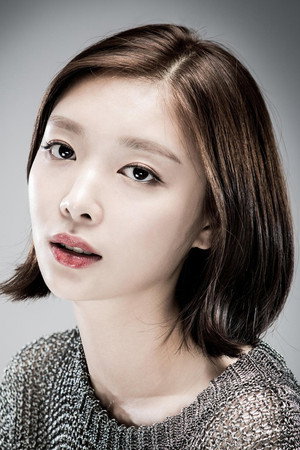 Cover image for Kim Ha-kyung
