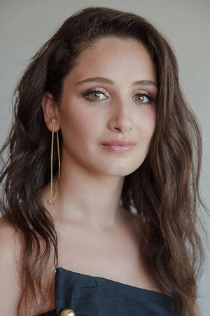 Cover image for Gökçe Akyıldız