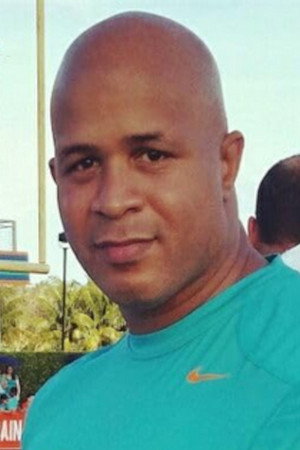 Cover image for Carmelo Oquendo