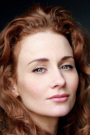 Cover image for Leanne Rowe