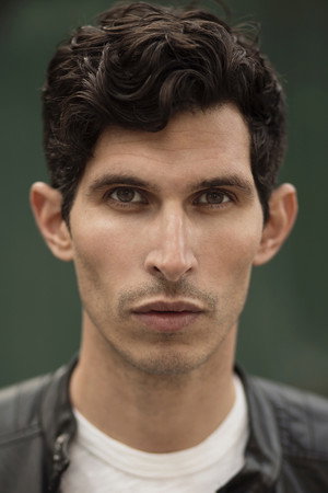 Cover image for Alexander Devrient