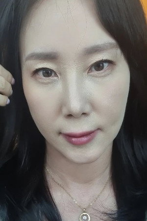 Cover image for 김영희