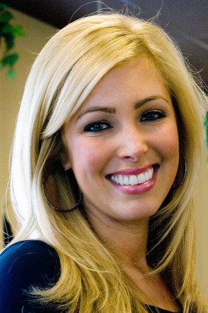 Cover image for Erin Nicole