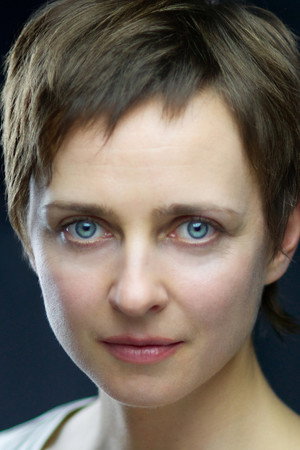 Cover image for Verity Hewlett