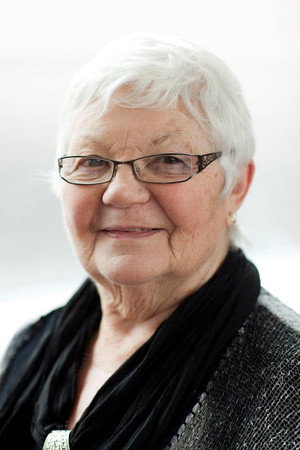 Cover image for Menna Trussler