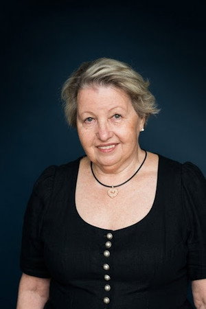 Cover image for Sarah Camp