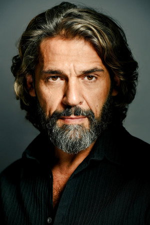 Cover image for Oscar Foronda