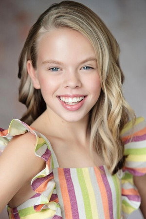 Cover image for Farrah Wildenburg