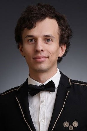 Cover image for Dmitriy Savyanenko