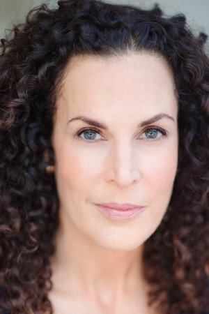 Cover image for Lisa Kaminir