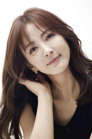 Cover image for 윤해영