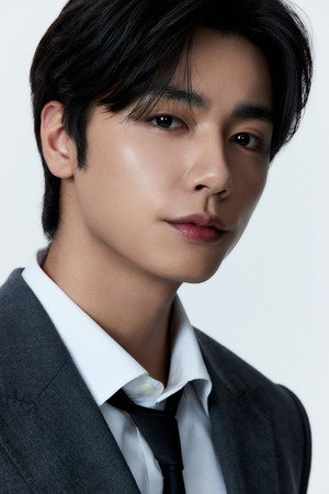 Cover image for Jang Yeon-woo