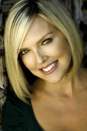 Cover image for Kelly Vaughn