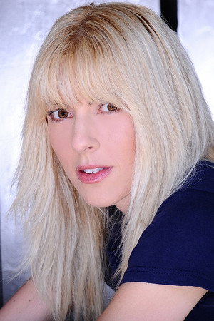 Cover image for Riley Weston