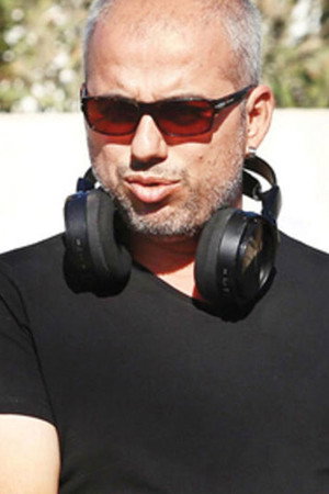 Cover image for Mehmet Ada Öztekin