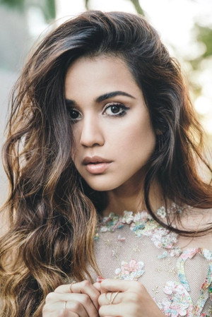 Cover image for Summer Bishil