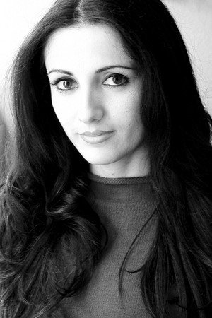 Cover image for Rina Fernandez