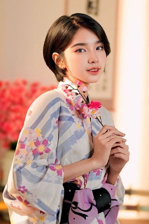 Cover image for Alisa Safitri