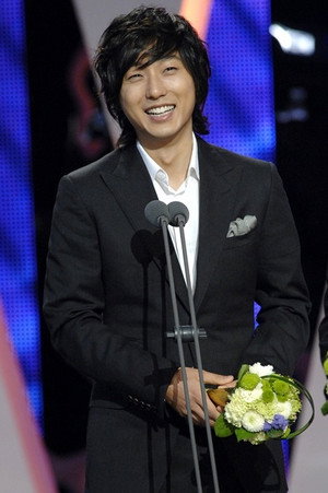 Cover image for Lee Seung-hyo