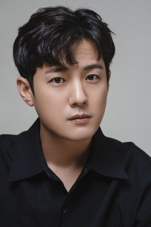 Cover image for 서준영