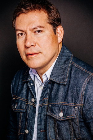 Cover image for Julio Cesar Cedillo