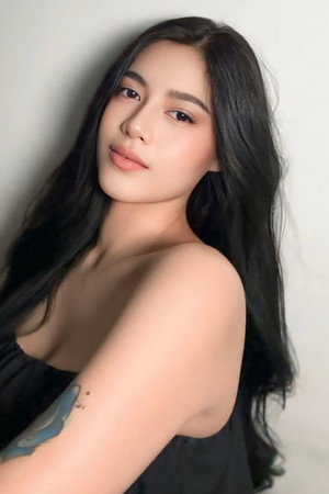 Cover image for Cheena Dizon