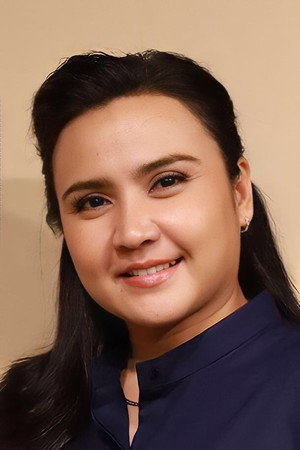 Cover image for ธนพร แวกประยูร