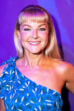 Cover image for Sarah Hadland