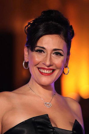 Cover image for Julia Kassar