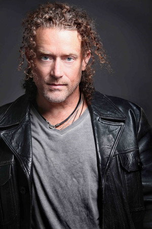Cover image for Darin Heames
