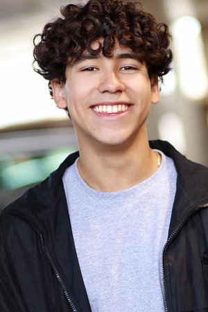 Cover image for Noen Perez