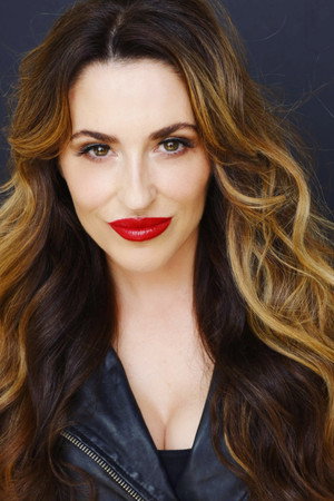 Cover image for Elle Newlands